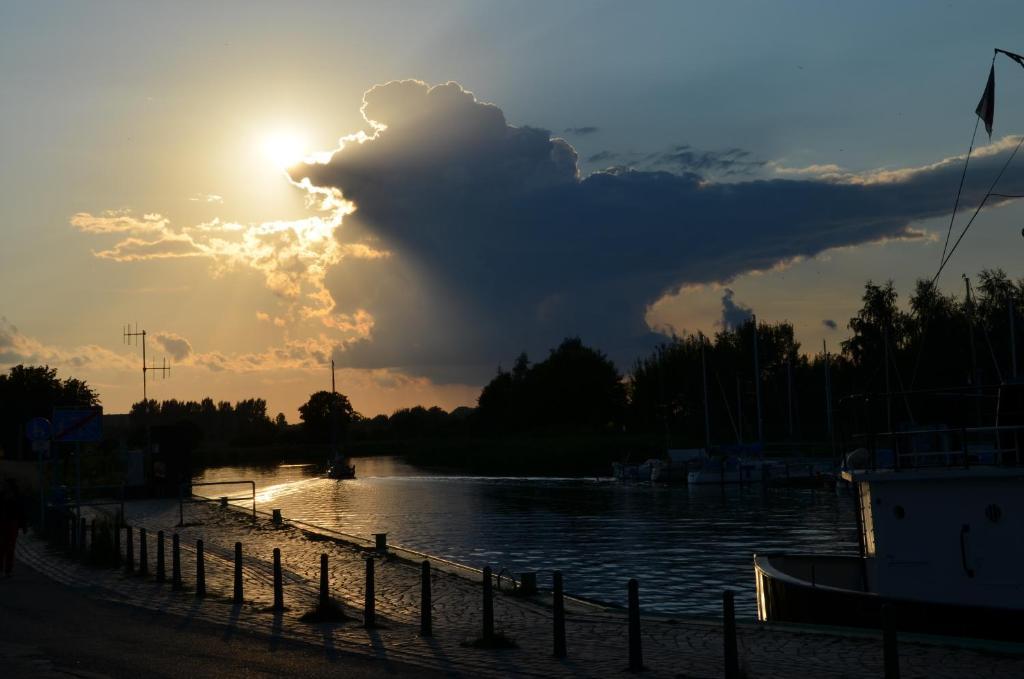 Hotel Zur Bruecke Greifswald Dış mekan fotoğraf